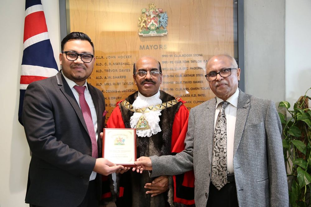 brent council community award with mr sb faruk & mayor (2017)